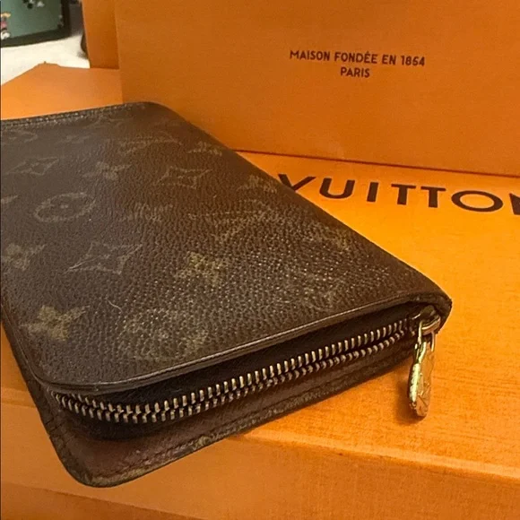 Authentic Louis Vuitton long wallet broken zipper - Picture 6 of 15